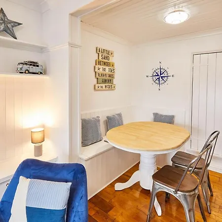 Host & - Harbour Mist Whitby